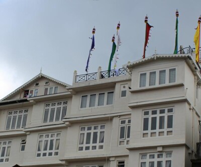 CHAS Sanderling Hotel